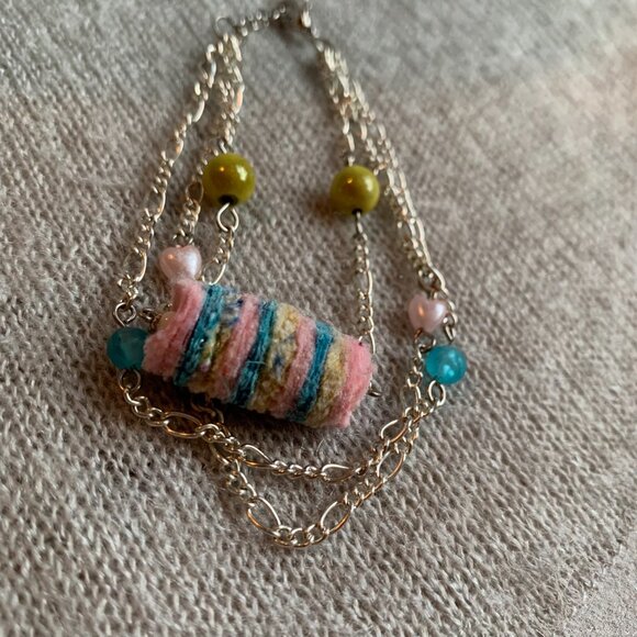 CREATION Recycle fabric Pompom bracelet beads 3 chains pink blue - Picture 3 of 4